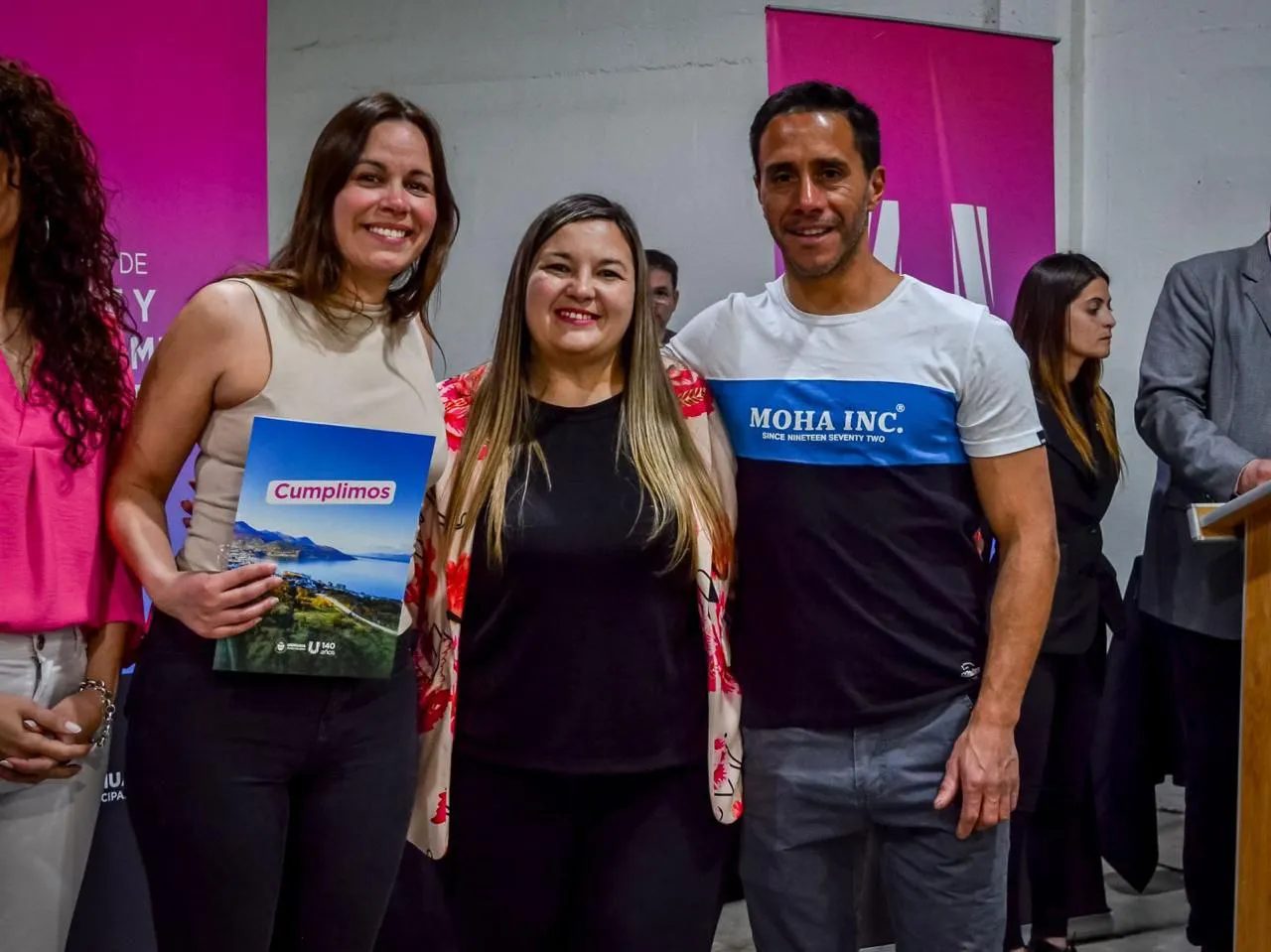 photo_5062155494696791781_y