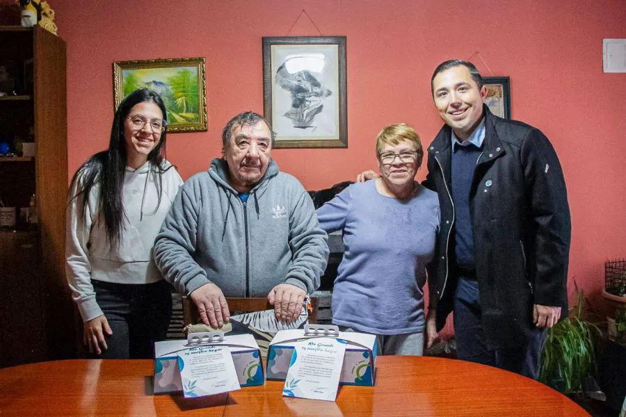 photo_5154649964763262737_y