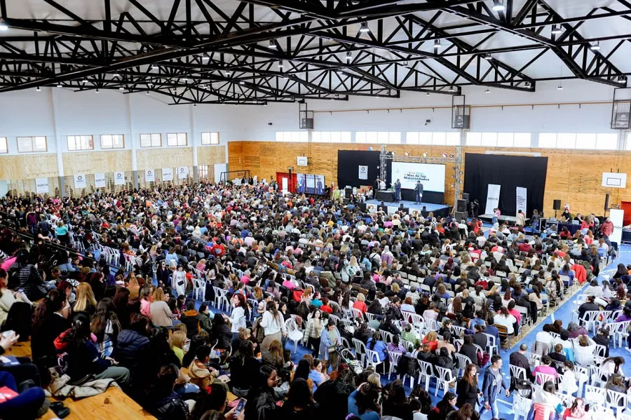 Una gran cantidad de madres participaron del bongo “Mes de las Maternidades” (2)