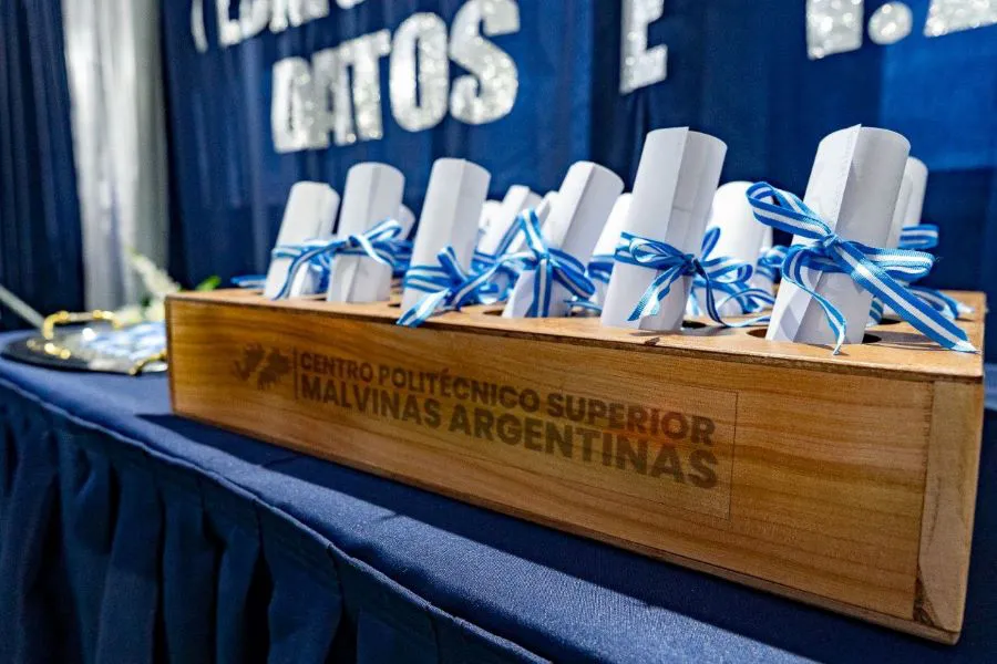 photo_5075748370407689077_y