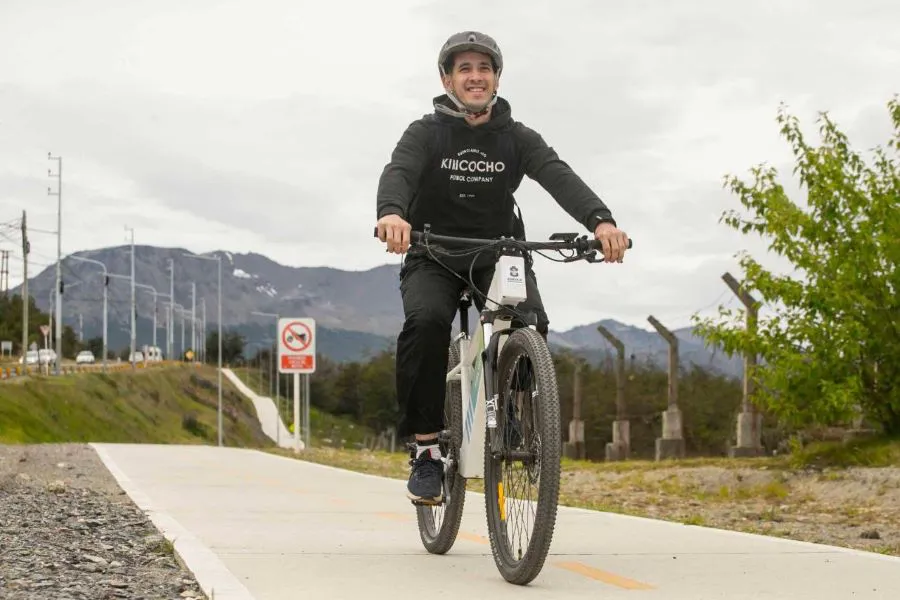 photo_4907055146077369210_y