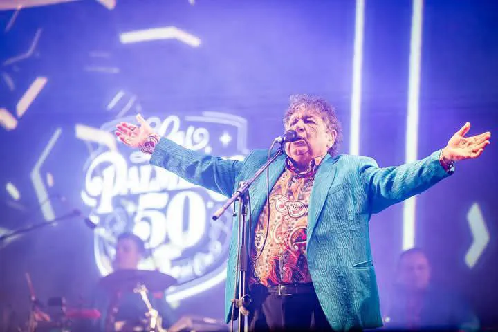 photo_5095838990464036644_x