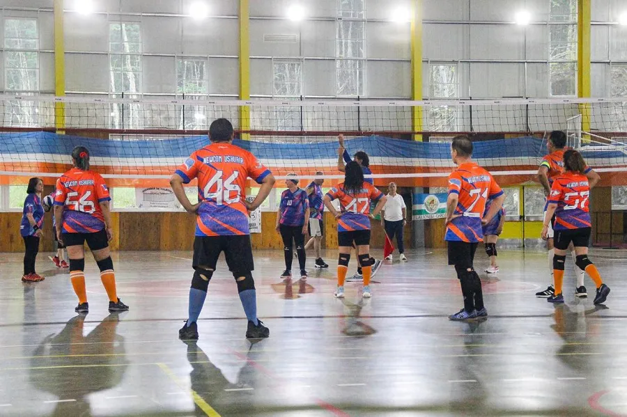 Se desarrolló en Ushuaia la 2ª Copa Fin del Mundo de Newcom con más de 100 adultos (3)