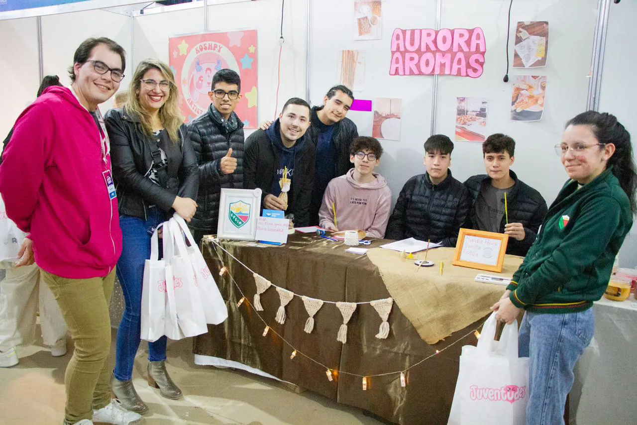 Más de un centenar de jóvenes participaron de la “Expo Juventudes” en Río Grande  (3)