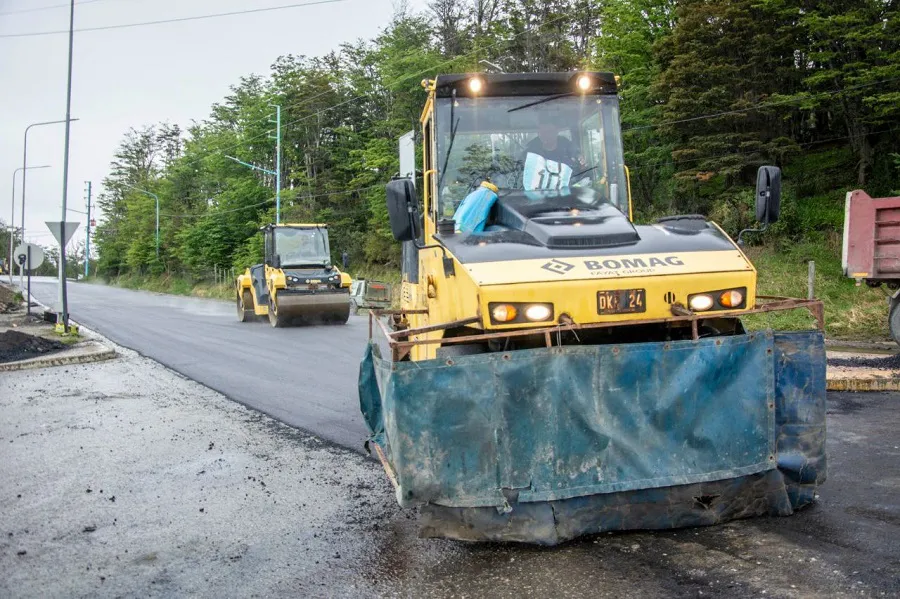 Finalizó la obra de repavimentación sobre la rotonda del Puente de la Mujer en Ushuaia