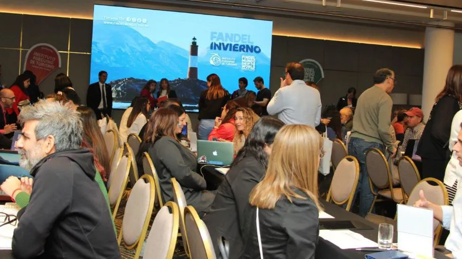 photo_4922788487455944855_y