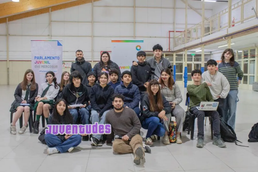 photo_5084953962788007769_y