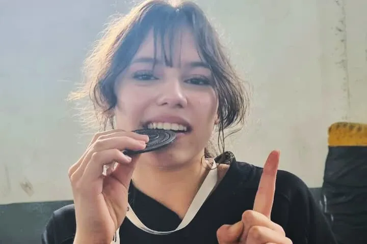 photo_5125215673419238267_x