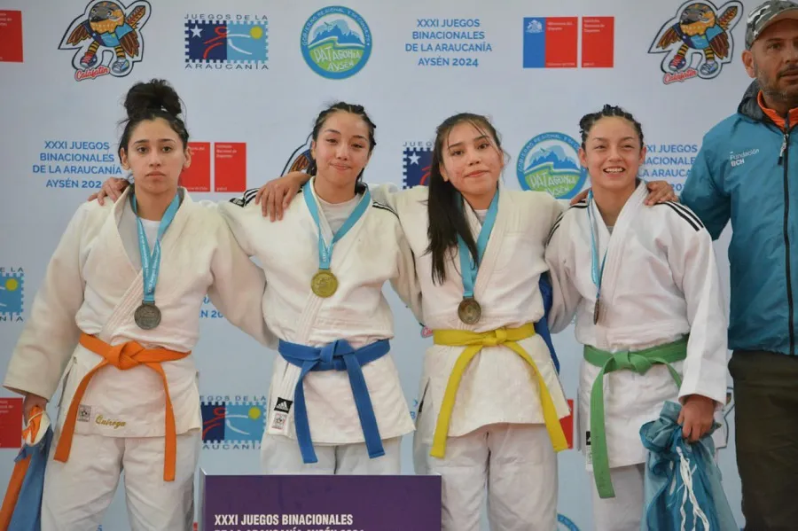 Jóvenes fueguinos obtuvieron medallas en los Juegos de la Araucanía Aysen 2024 (12)