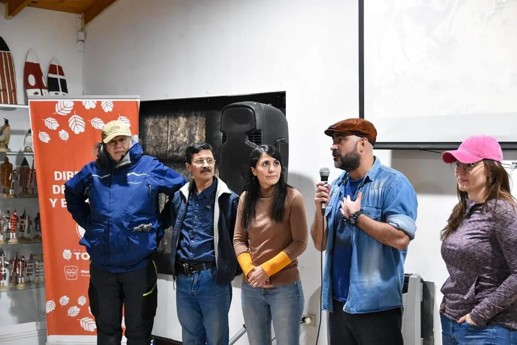 Presentaron en Tolhuin el Documental “Lago Escondido, Soberanía en Juego” (2)