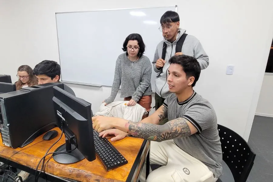 photo_4956398157030338531_y