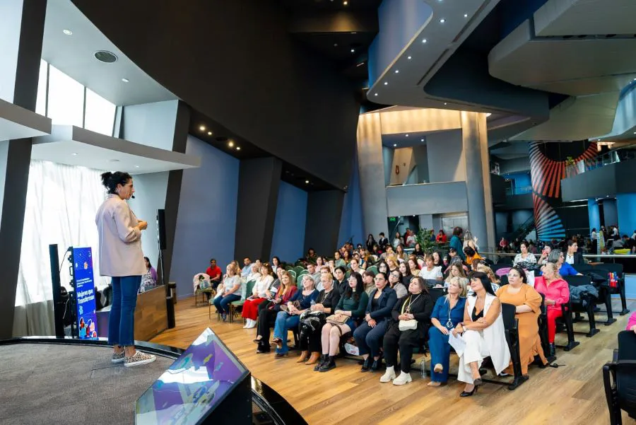 photo_5091723166253952689_y