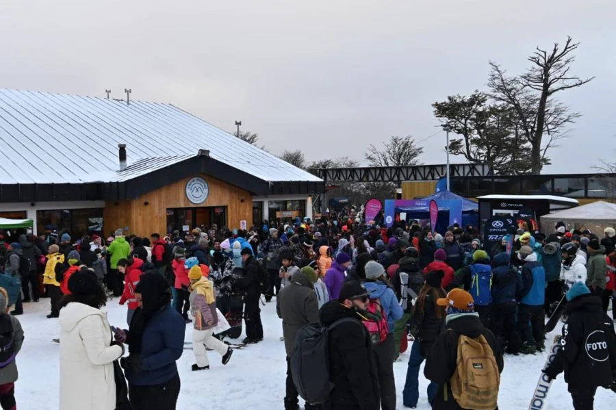Una gran cantidad de personas participaron del evento en el complejo del Cerro Martial