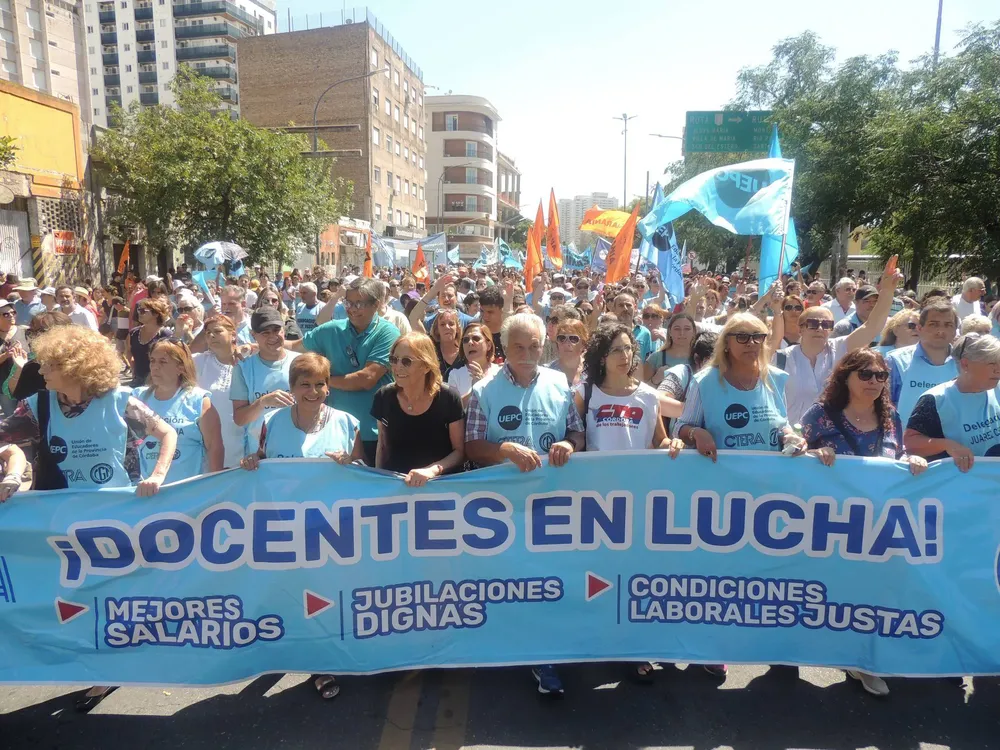 Docentes de todo el país se unen al paro nacional de la CGT de este jueves