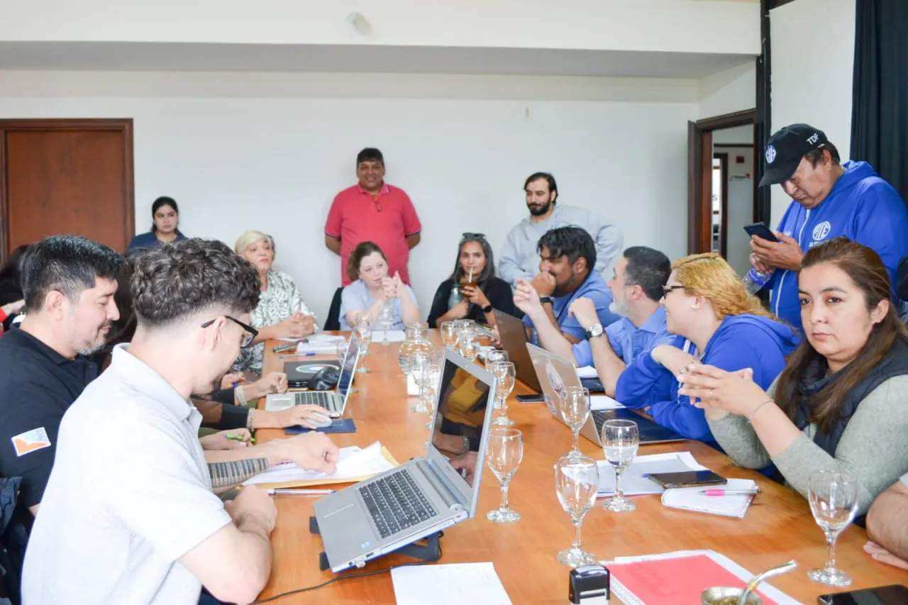 Trabajadores del escalafón seco de la provincia acordaron una recomposición salarial