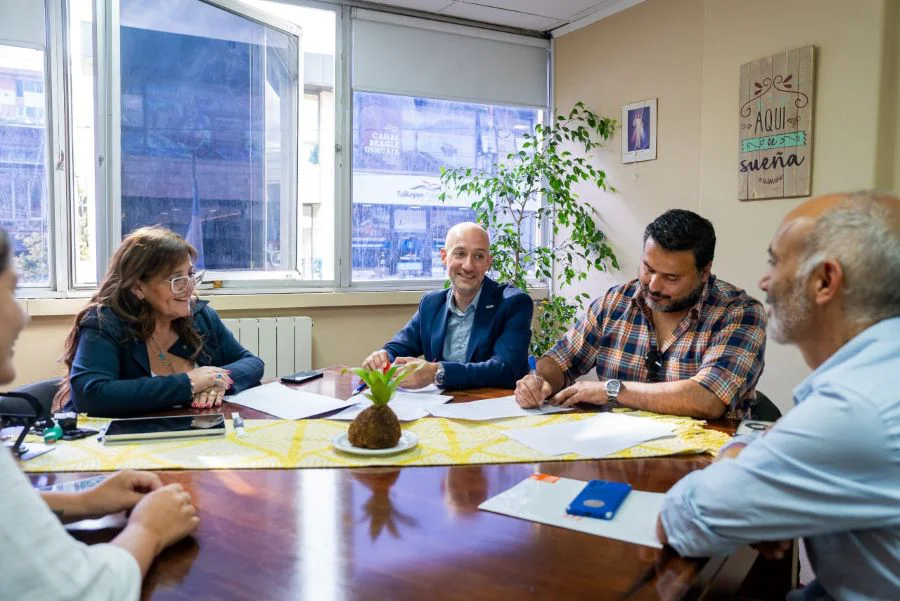 photo_5028369301970291708_y