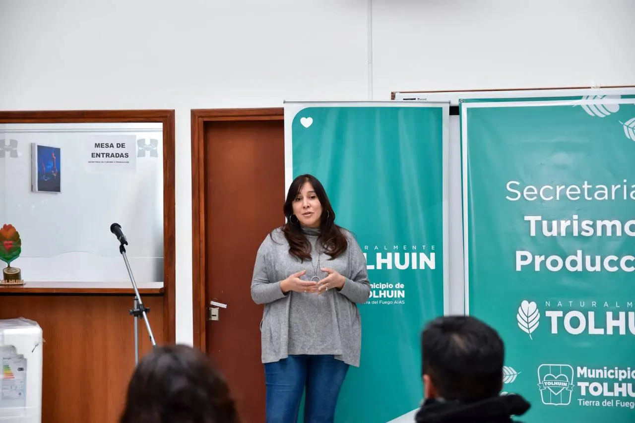 Emprendedores de Tolhuin recibieron del municipio herramientas de trabajo (3)