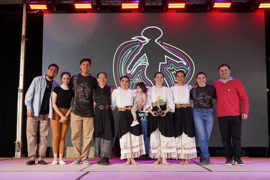 photo_5163406883388763845_y