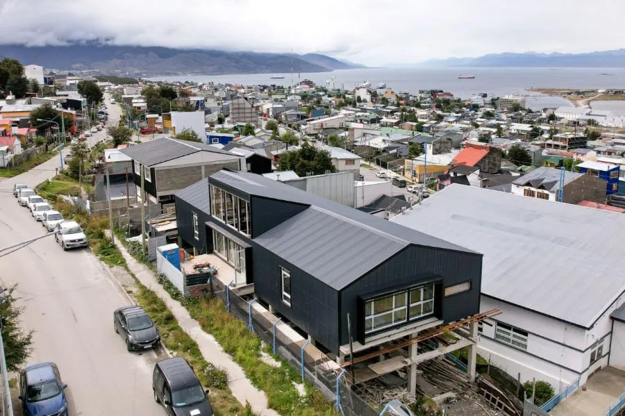 photo_4949618817441574543_y