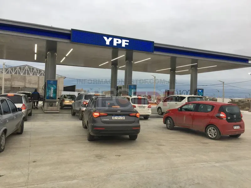 Los combustibles de YPF aumentaron un 7.5% este sábado en todo el país