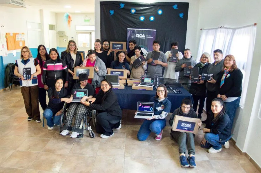 photo_5019602371772264213_y