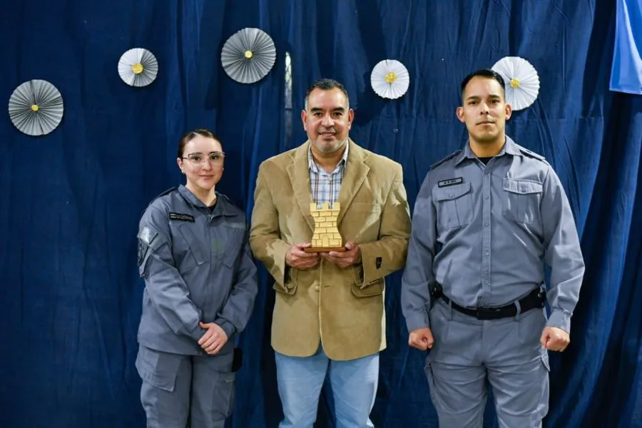 photo_5073630543508868606_y