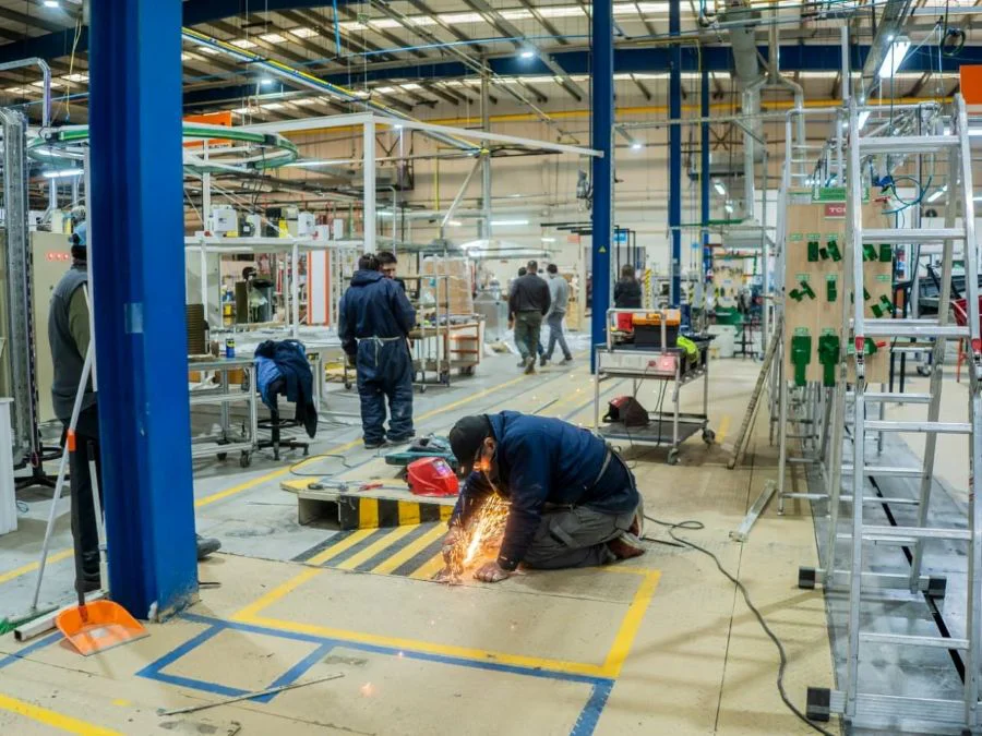 La planta de Aires del Sur se prepara para retomar la producción en Río Grande