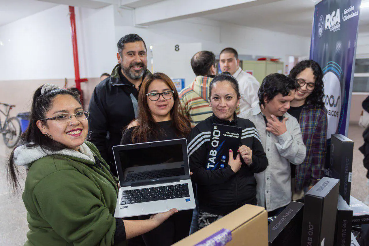 El bachillerato popular y el IPES “Paulo Freire” se suman a los “nodos de inclusión tecnológica” (1)