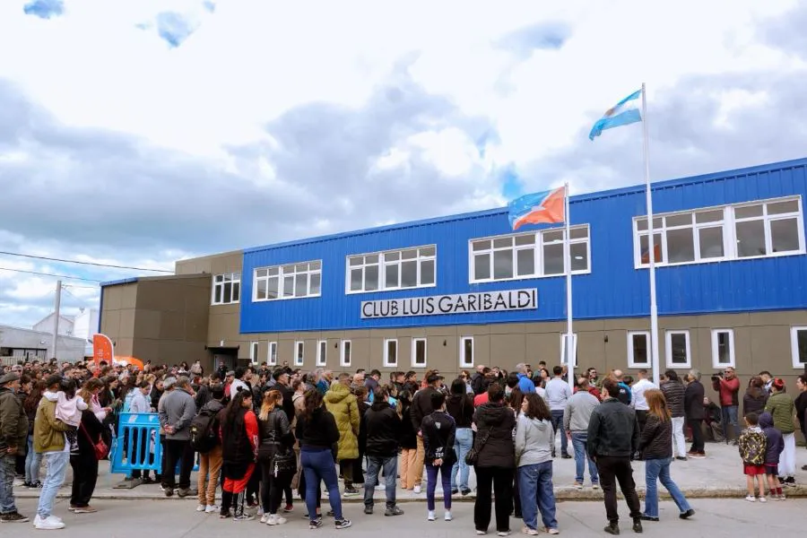 photo_4974348015070022544_y