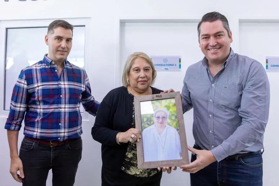 photo_5089211825861537590_y