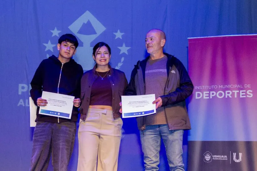 photo_5102785490183719793_y