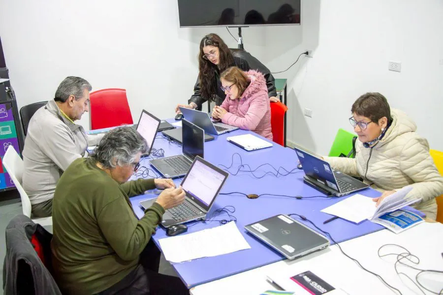 photo_4904628923350584180_y