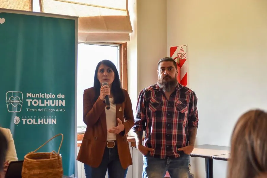 photo_5028466389702258340_y