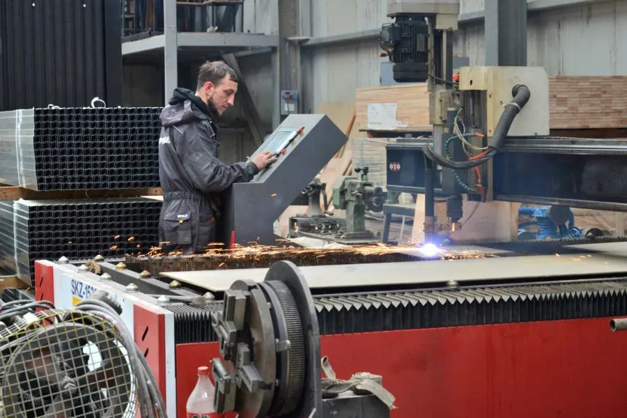 photo_4979177409437873377_y