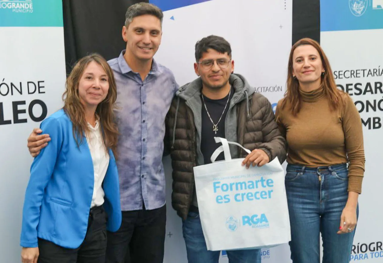 Se llevó adelante la entrega de certificados de capacitaciones Formarte es Crecer (4)