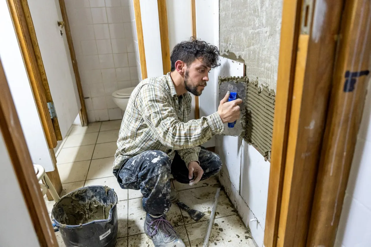 Avanzan los trabajos de refacción y mantenimiento sobre los edificios escolares (5)