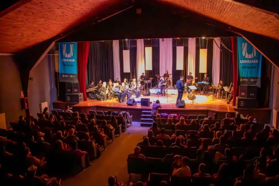 photo_5141279615606697455_y