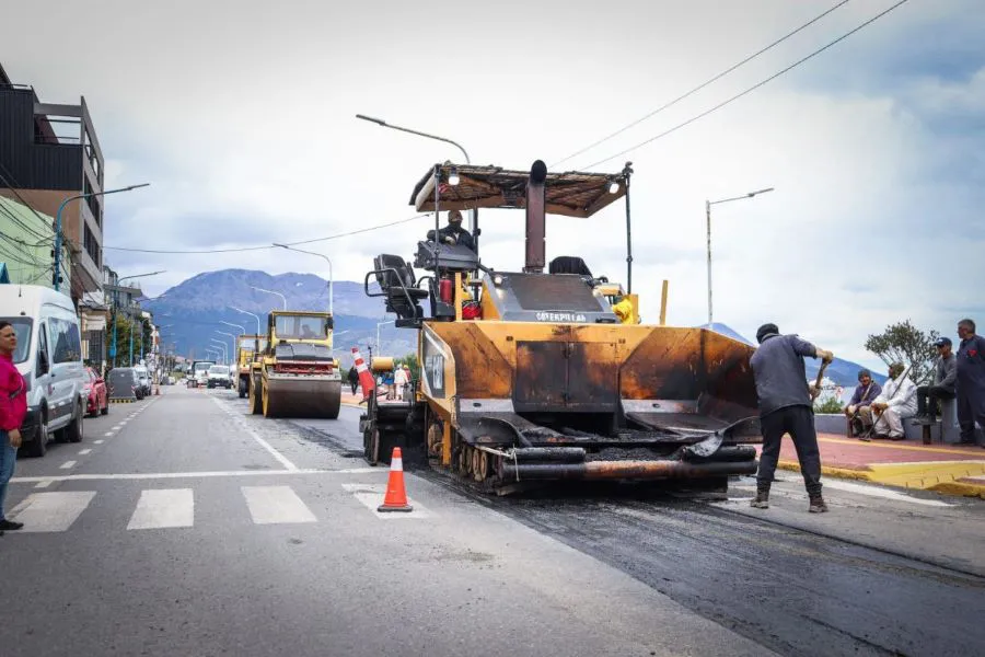 photo_4963276448370635028_y