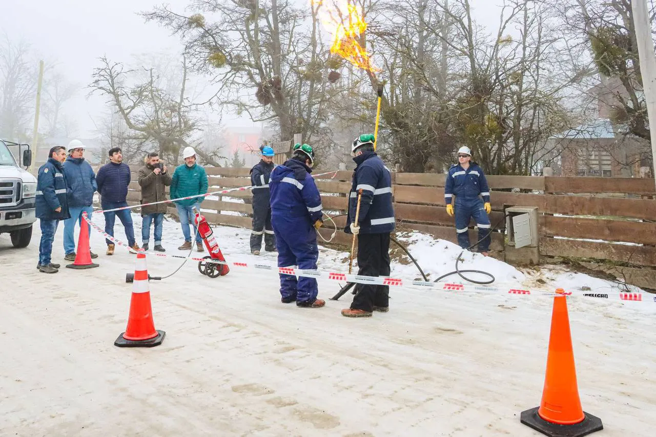 Avanzan los trabajos del municipio para llevar el servicio de gas a vecinos de Tolhuin (1)