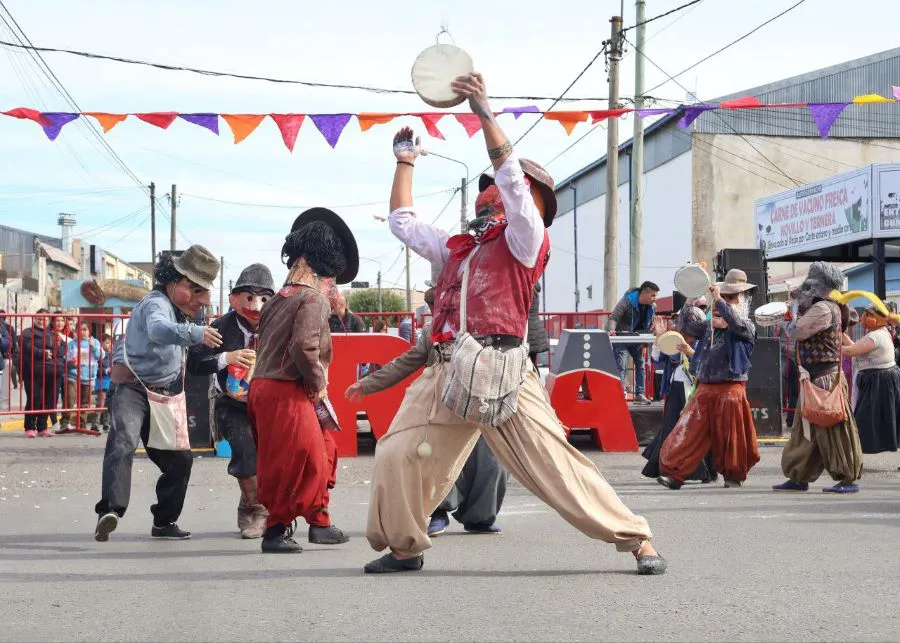 photo_5058020871414852980_y