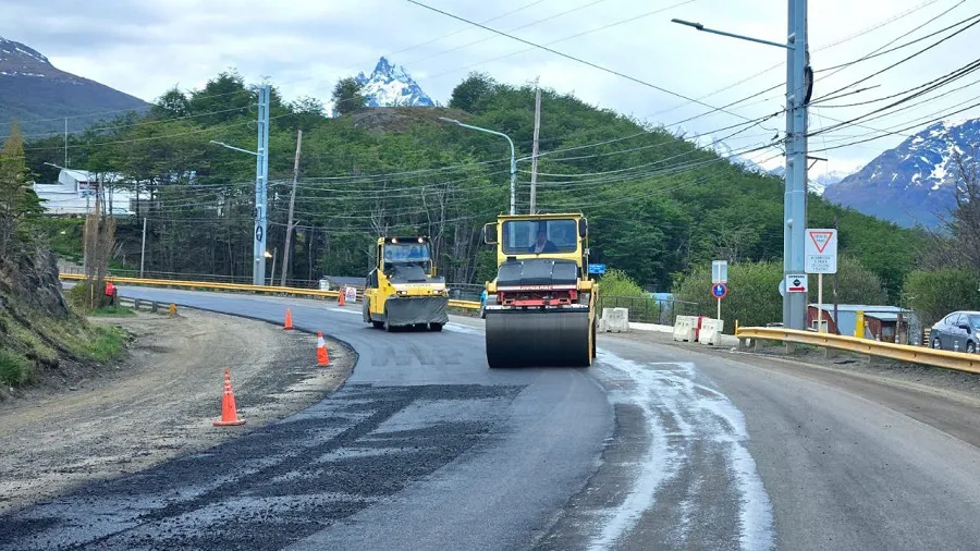 El municipio de Ushuaia continúa con la repavimentación de Yrigoyen y Héroes de Malvinas