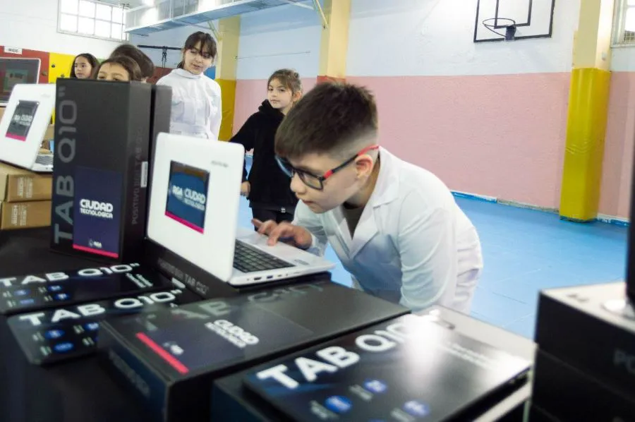 photo_5024126574357754513_y