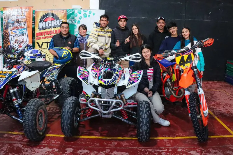 Se realizó la revisión técnica para participantes tolhuinenses de la Vuelta a la Tierra del Fuego (2)