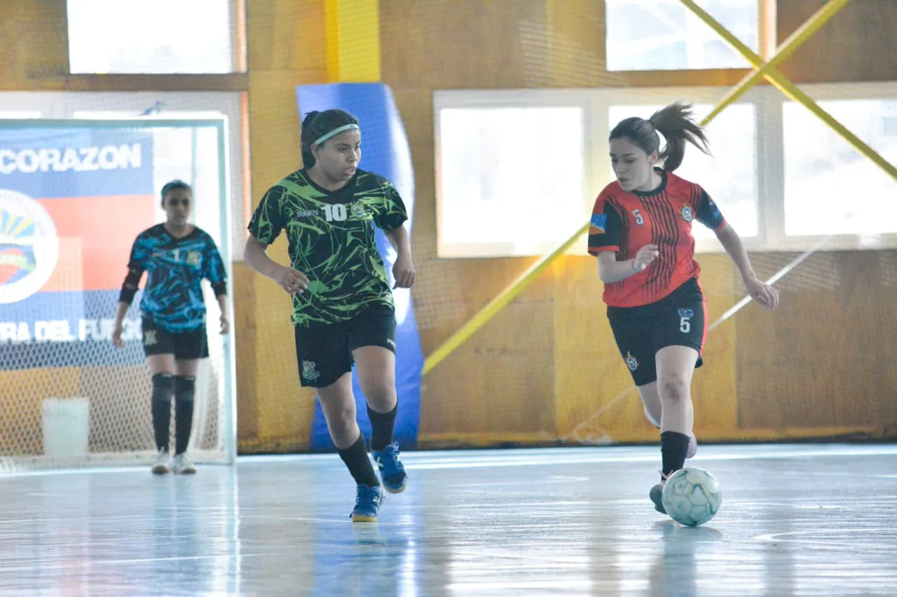 Escuela Municipal y Luz y Fuerza se consagraron campeones provinciales de Futsal (2)