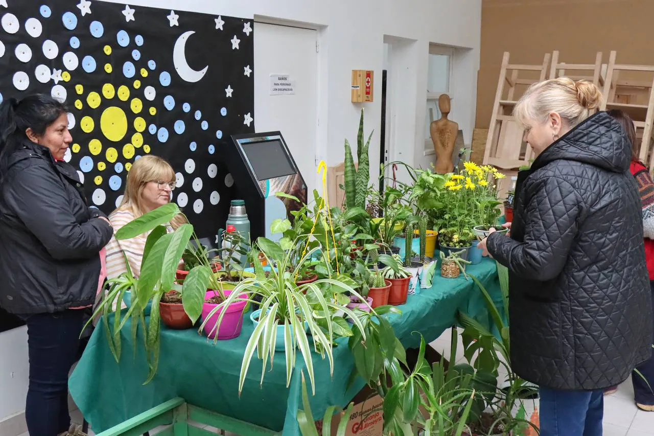 Con una gran participación se desarrolló la 2ª Expo Jardín “Embelleciendo Tolhuin”  (2)