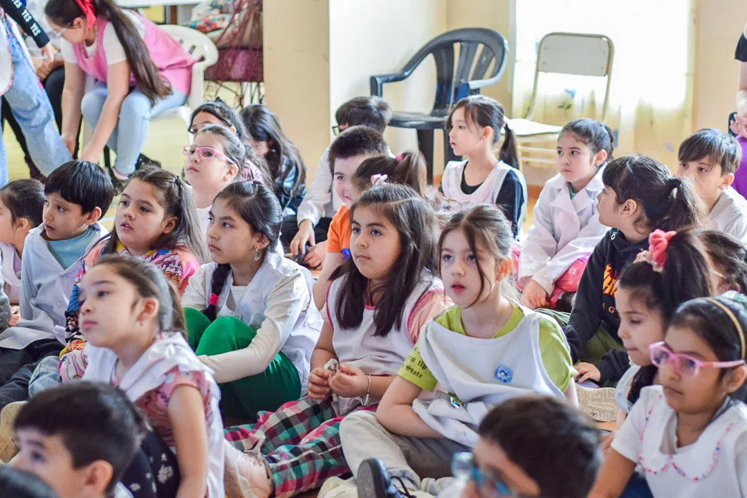 Se brindaron charlas en escuelas para lograr una mayor conciencia ambiental (1)