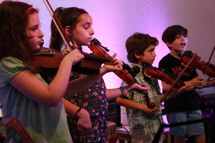 casa-del-viento-violin-ninos
