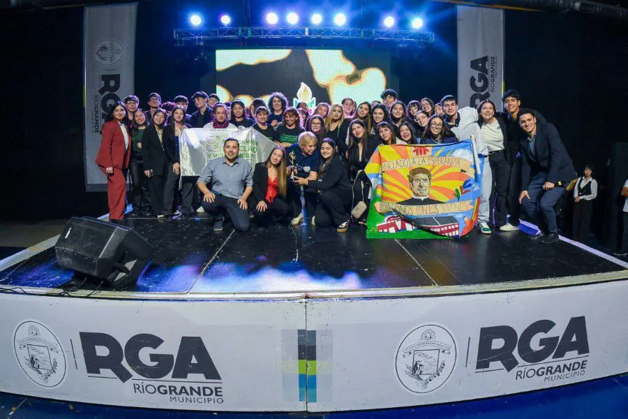 photo_5037749209893285905_y