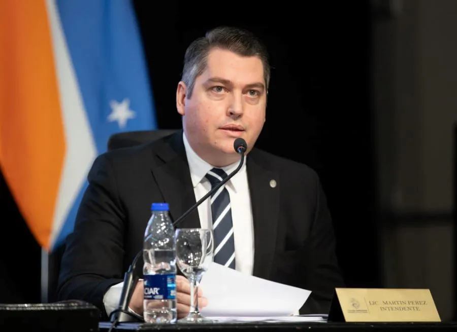 photo_4985575639398591863_y