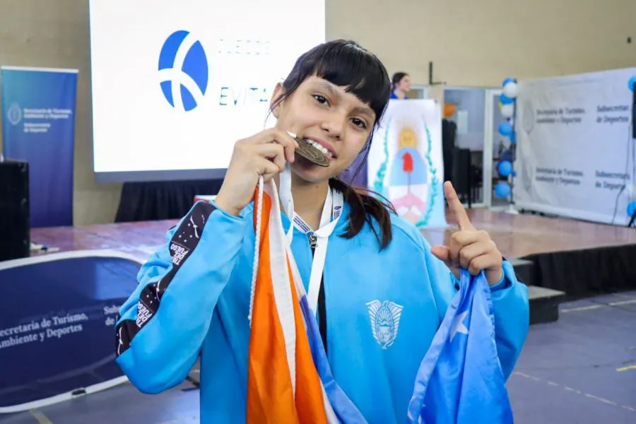 photo_5116266589366979525_y